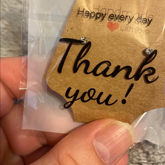 Different Design earrings - Picture 4 of 10